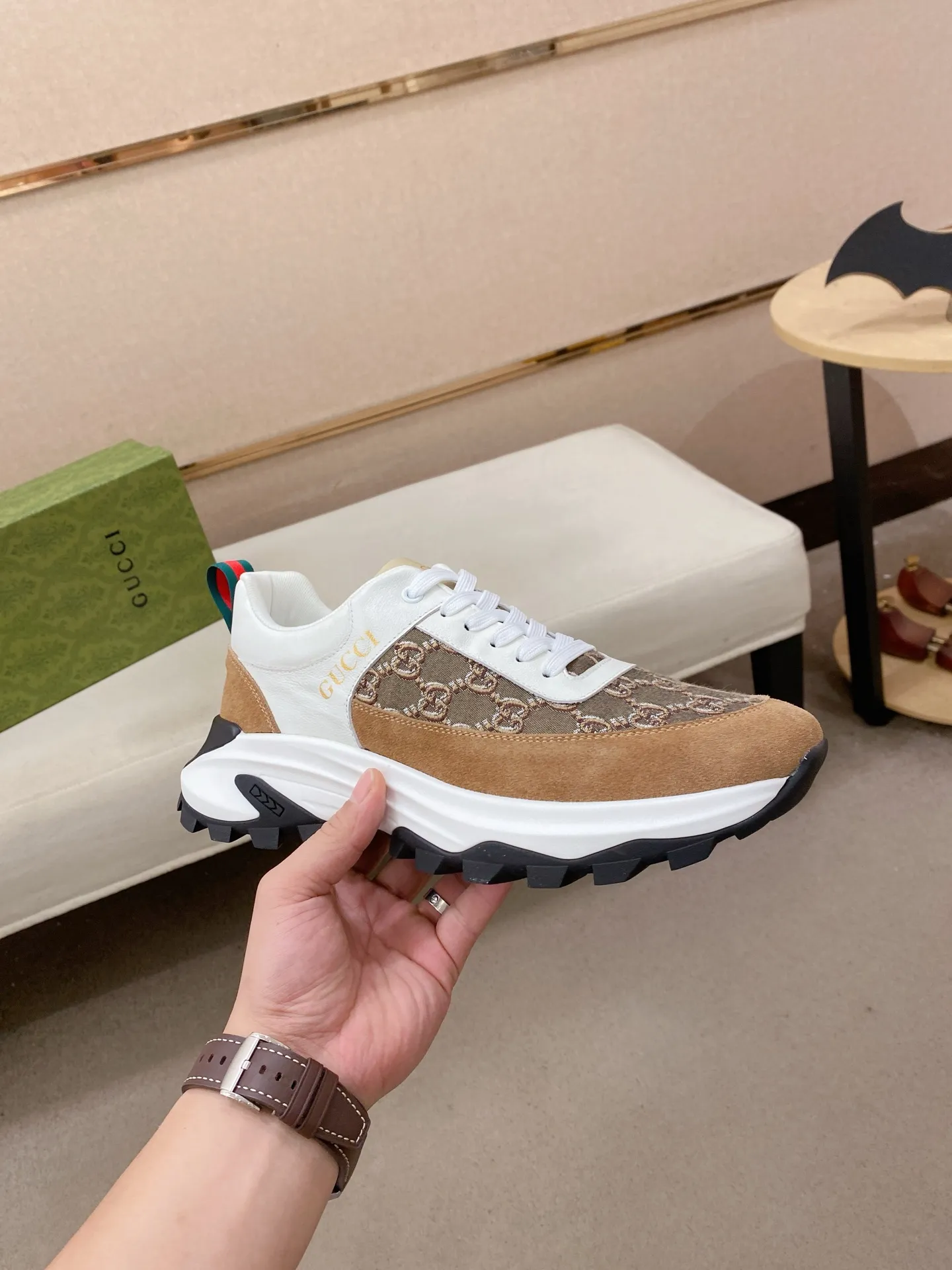 Men's clothing and shoes💰:462💰 (GUCCI) The latest model from the official website🎁🎁Casual and fashionable men's shoes👟, hot style💥The version is simple and elegant, exclusive for trendy men. The unique latest brand elements from the official website👑Original Gucci decoration, fashionable and generous, the fabric is original cowhide ✅Mesh breathable lining, the official website specifies wear-resistant casual outsole, the classic model is taken in kind at the counter🎬38-44 (can be customized for 45 non-refundable)